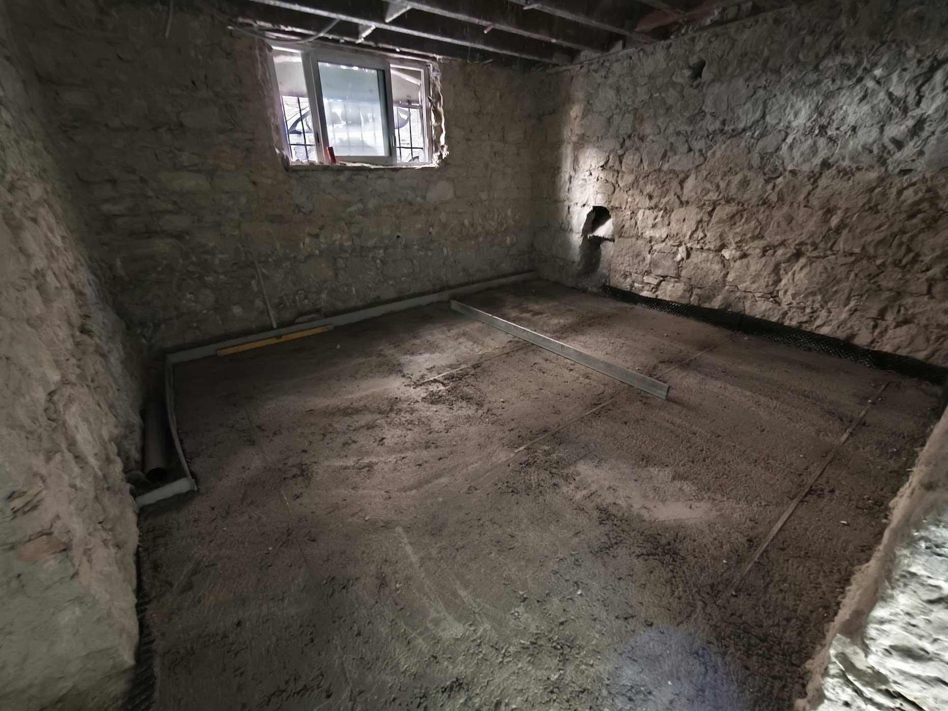 Basement waterproofing French Riviera screed