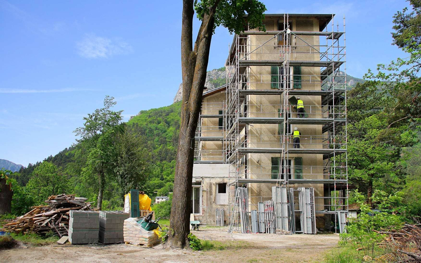 Facade renovation of a historic mansion