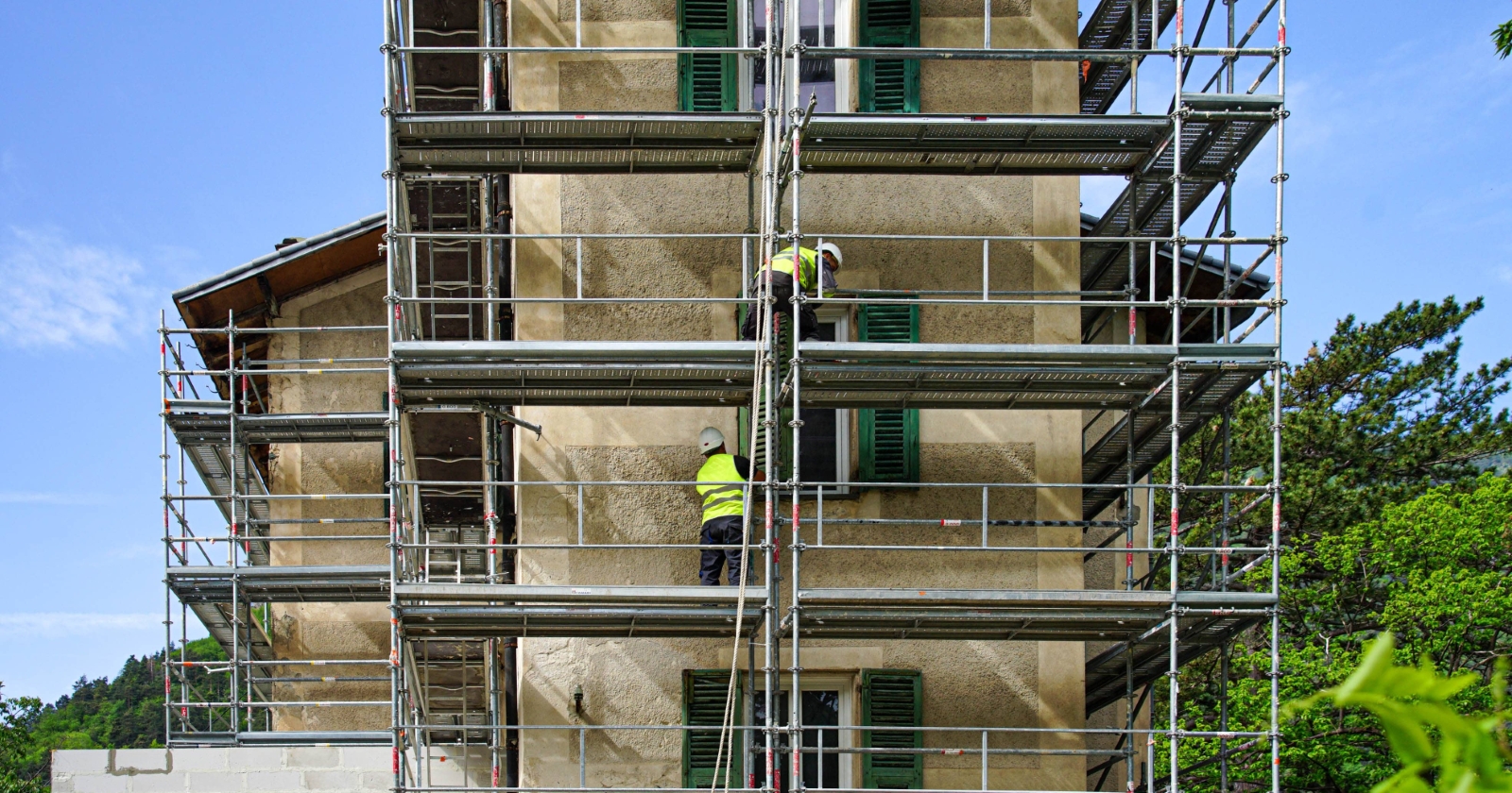 Facade Renovation for Buildings, Villas, and Mansions on the French Riviera: Key Things to Know