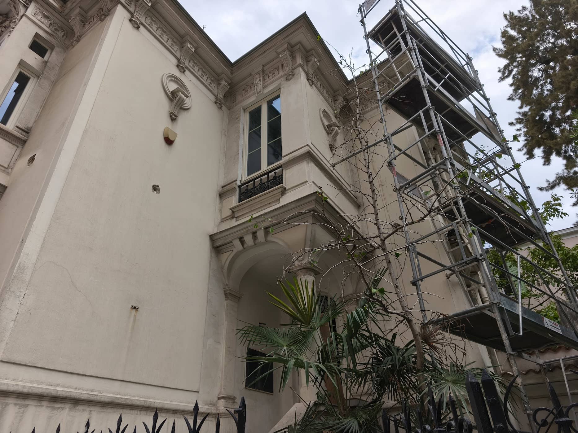 Facade renovation of a villa in Cap Ferrat